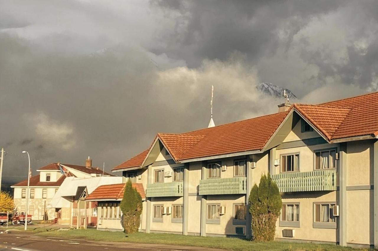 Stork Nest Inn Smithers Buitenkant foto