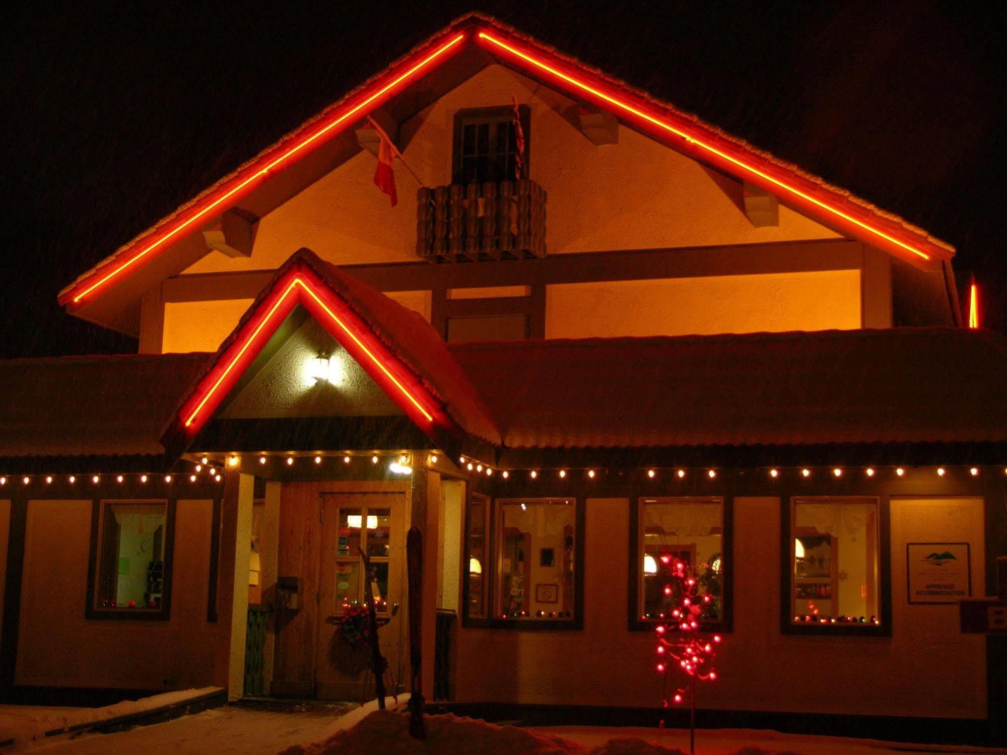 Stork Nest Inn Smithers Buitenkant foto